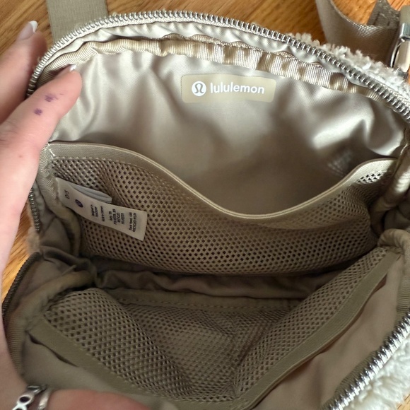 Lululemon Belt Bag Fanny Pack Fuzzy - Picture 5 of 9